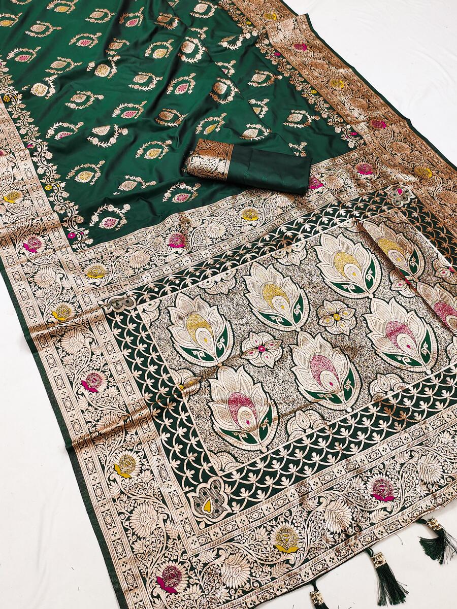 Exuberant Dark Green Soft Banarasi Silk Saree With Alluring Blouse Piece