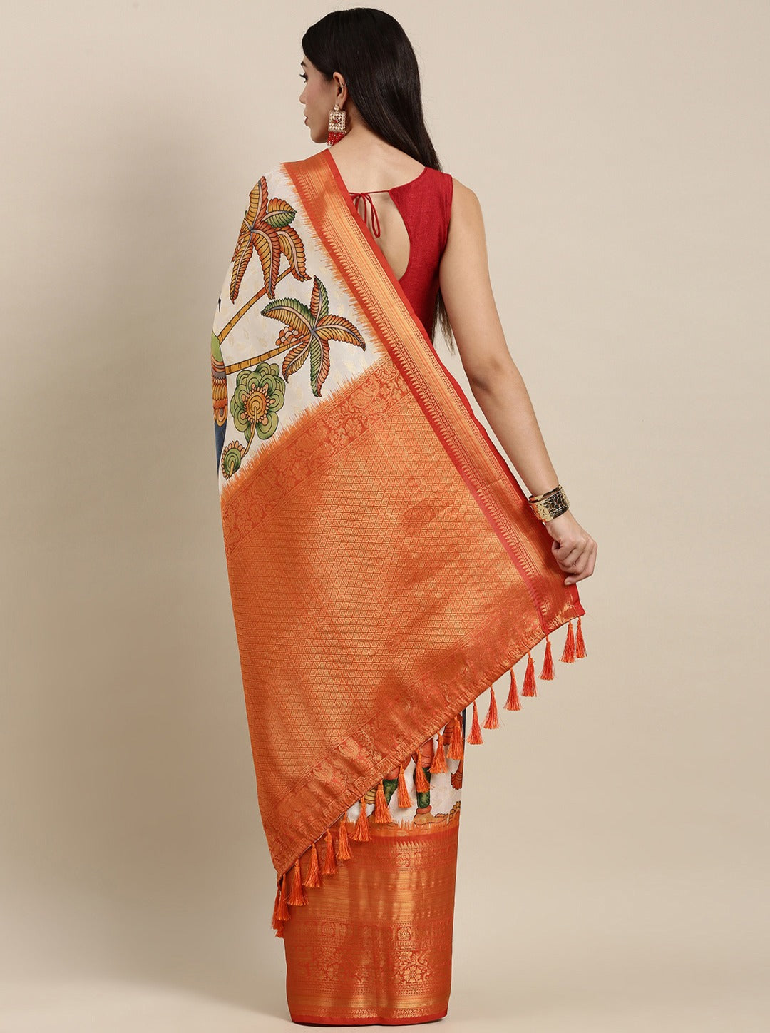 Ravishing Beige Kalamkari Printed Saree With Flameboyant Blouse Piece
