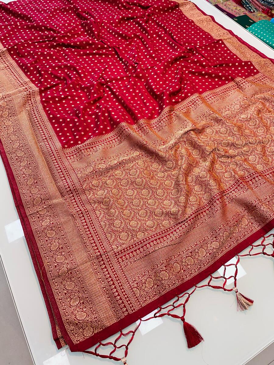Intricate Maroon Soft Banarasi Silk Saree With Confounding Blouse Piece