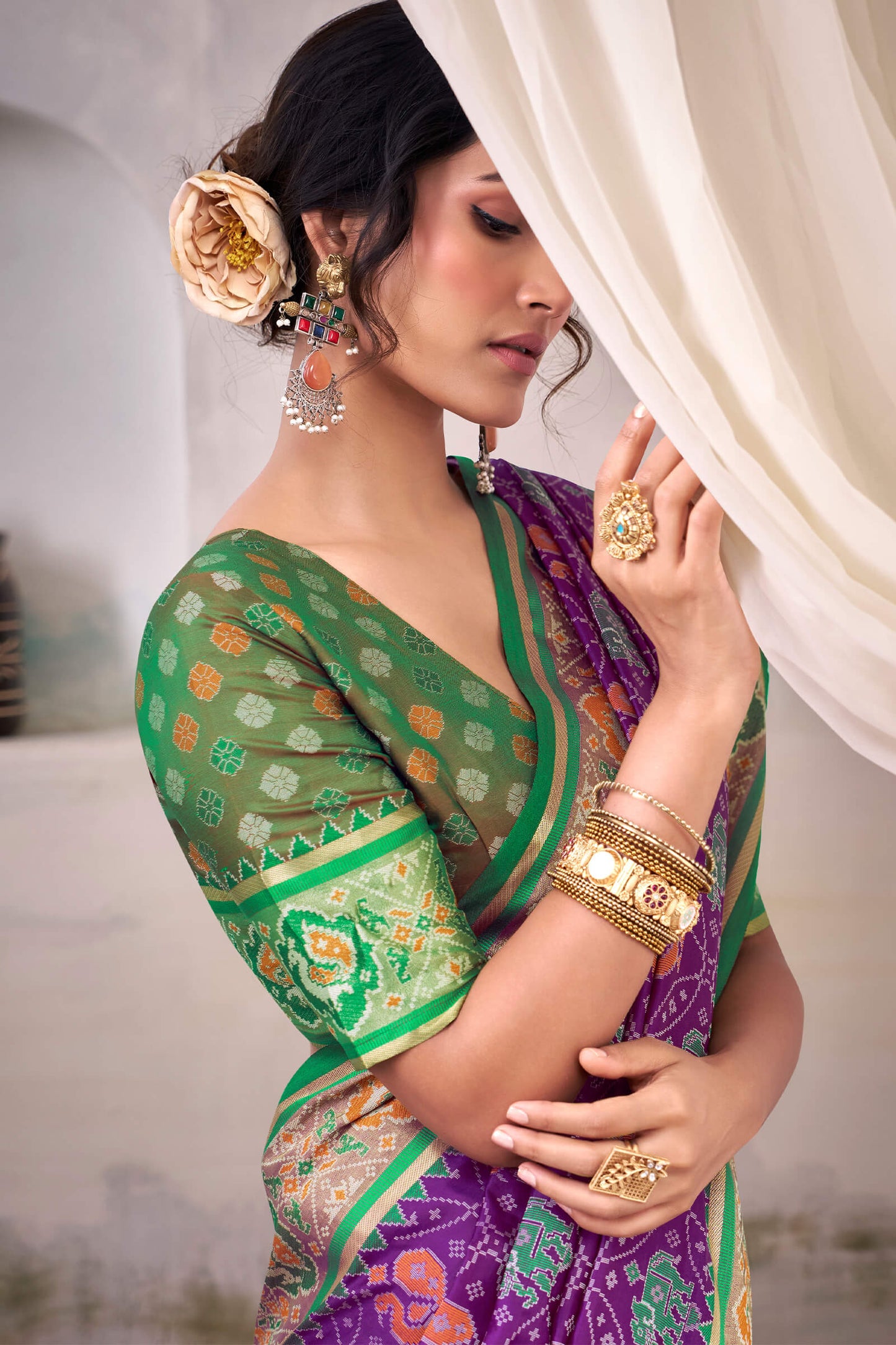 Engrossing Purple Patola Silk Saree With Fairytale Blouse Piece