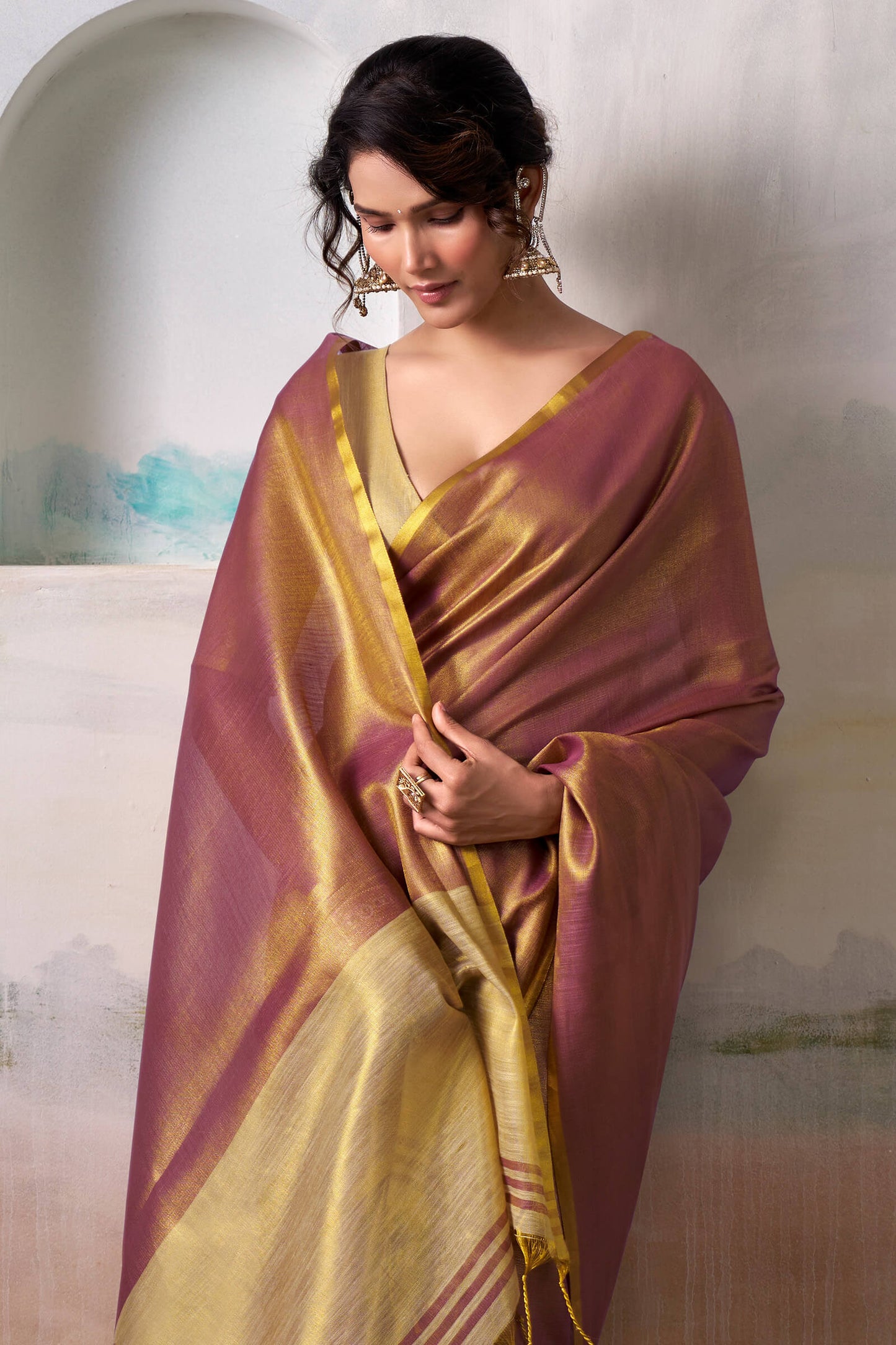 Gratifying Purple Soft Banarasi Tissue Silk Saree With Improbable Blouse Piece