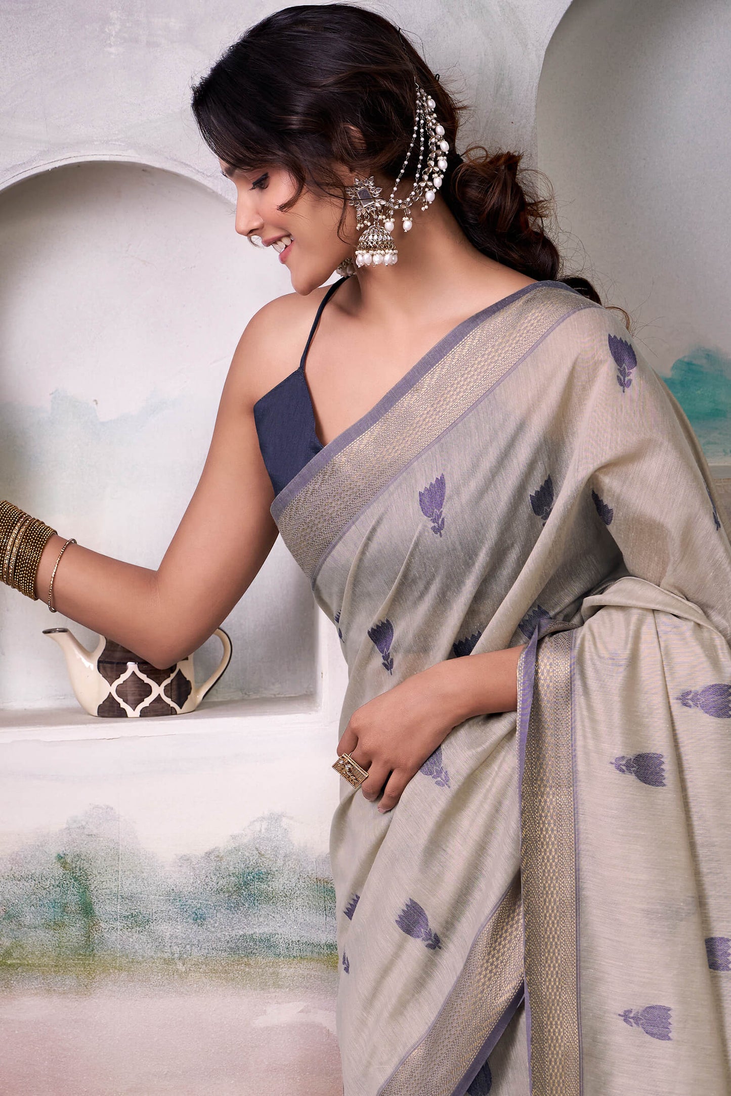 Elaborate Grey Cotton Silk Saree With Quixotic Blouse Piece