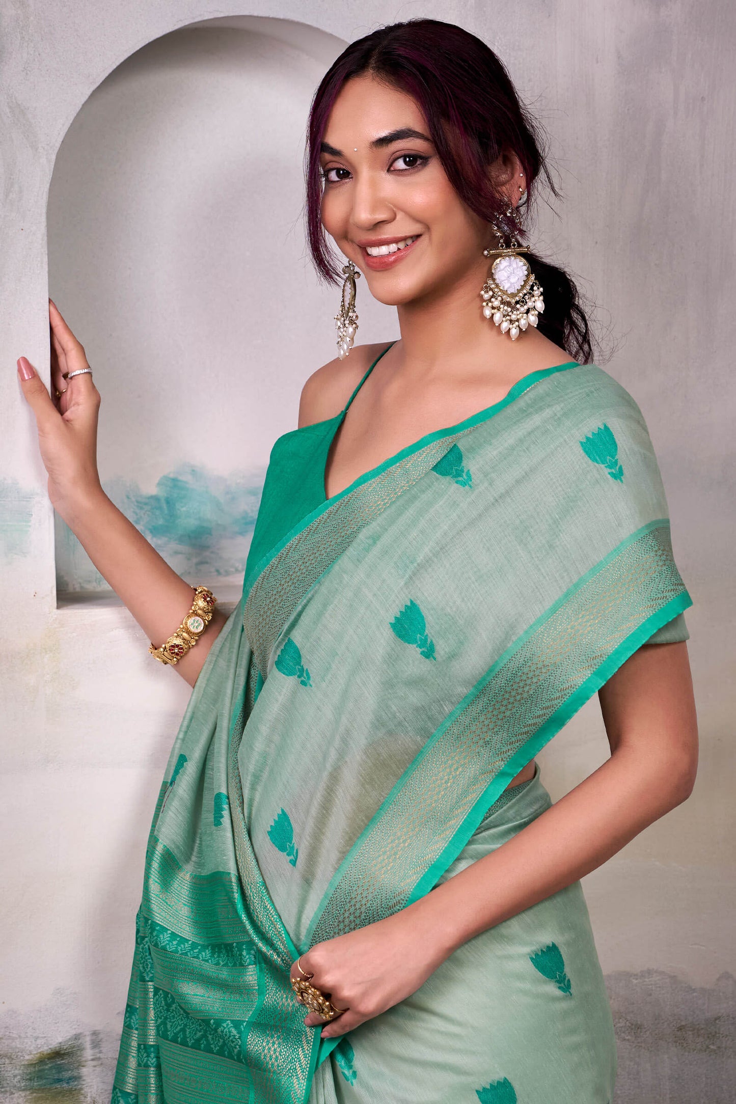Ravishing Sea Green Cotton Silk Saree With Piquant Blouse Piece