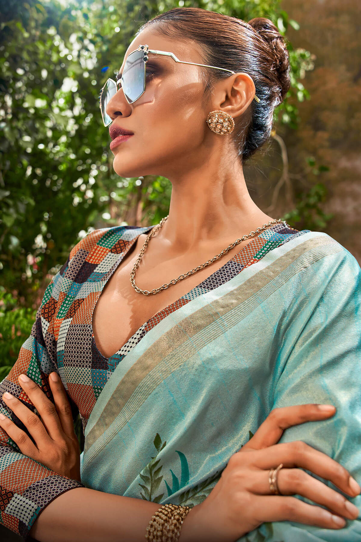 Piquant Firozi Linen Tissue Silk Saree With Engaging Blouse Piece