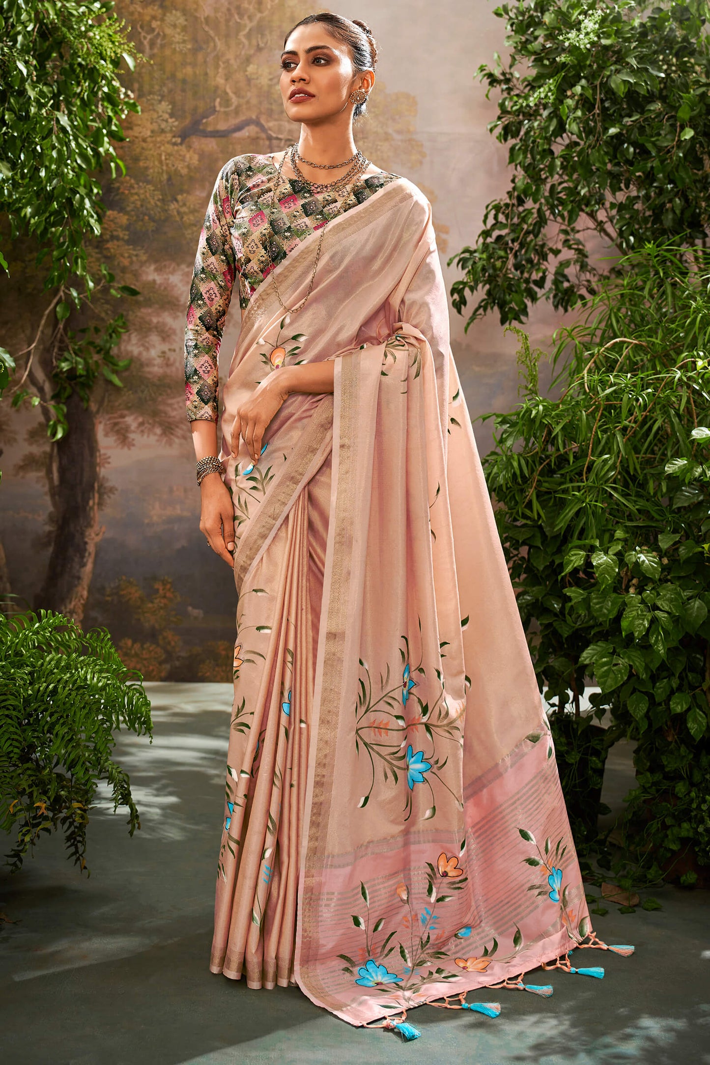 Verdant Peach Linen Tissue Silk Saree With Alluring Blouse Piece