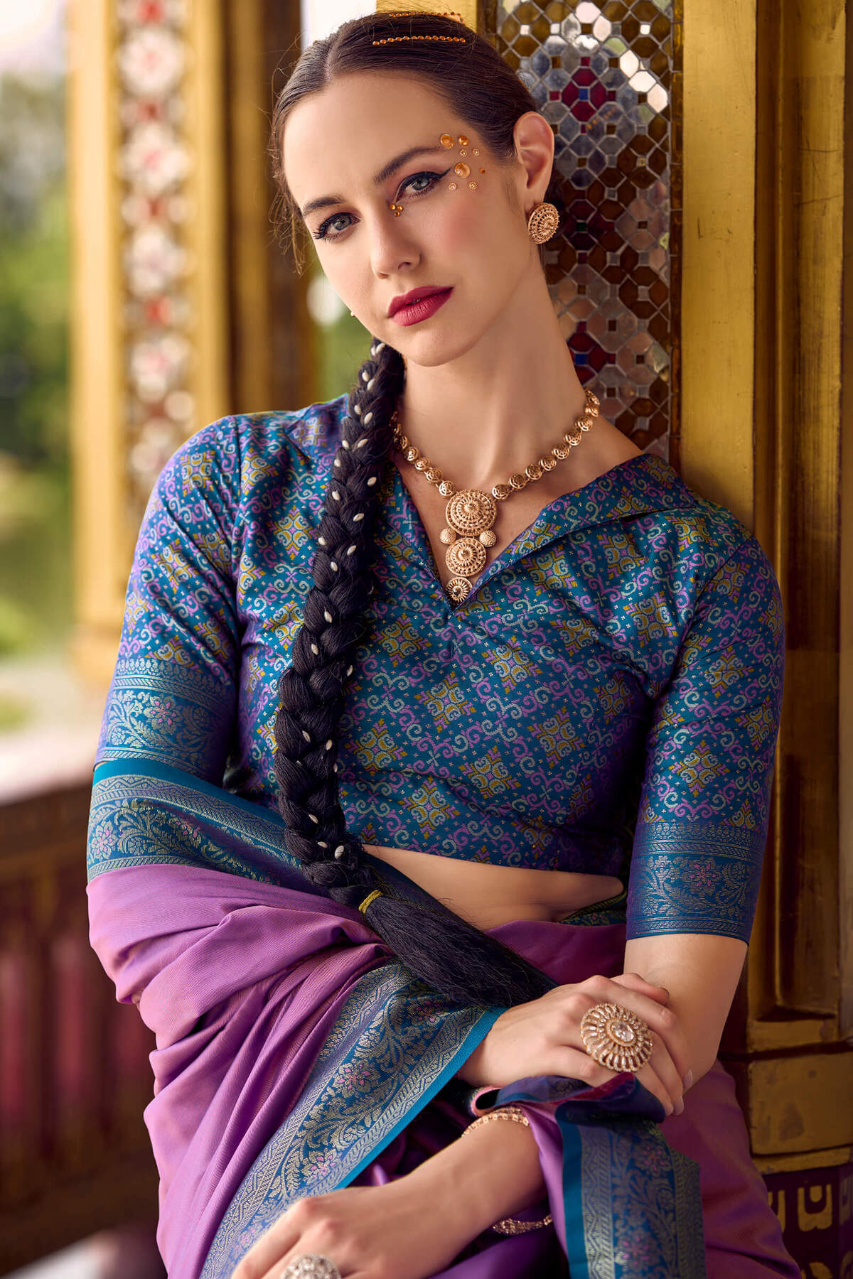 Sonorous Lavender Soft Banarasi Silk Saree With Radiant Blouse Piece