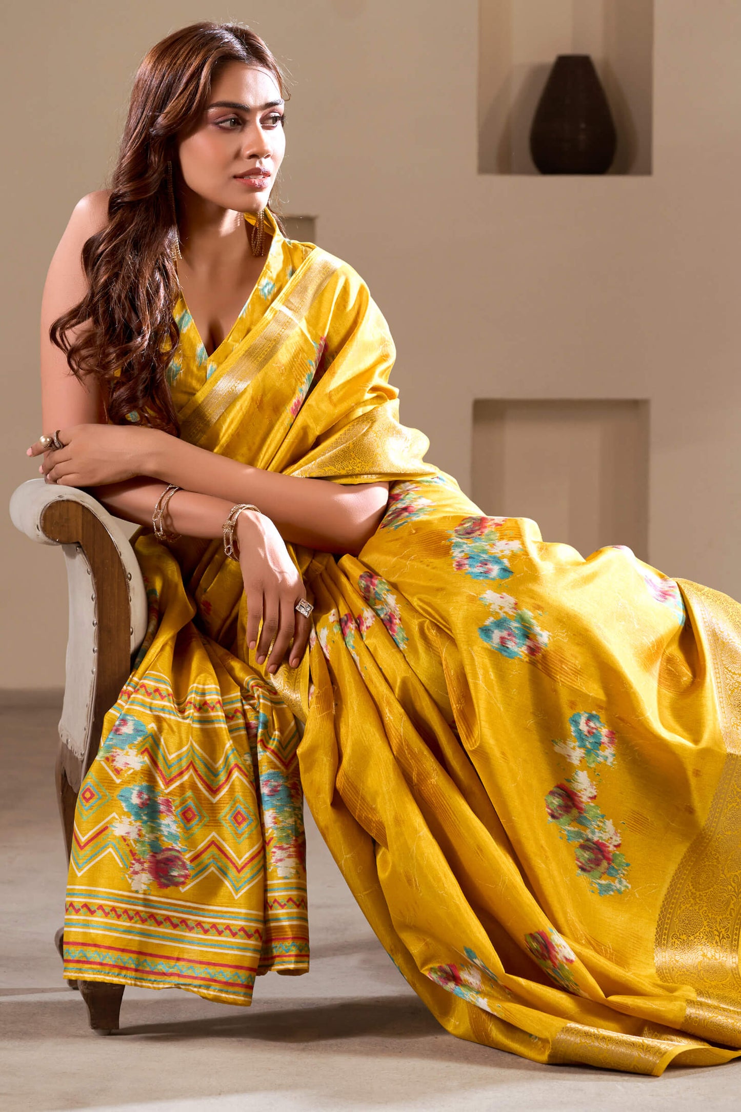 Stunner Yellow Digital Printed Dola Silk Saree With Luxuriant Blouse Piece