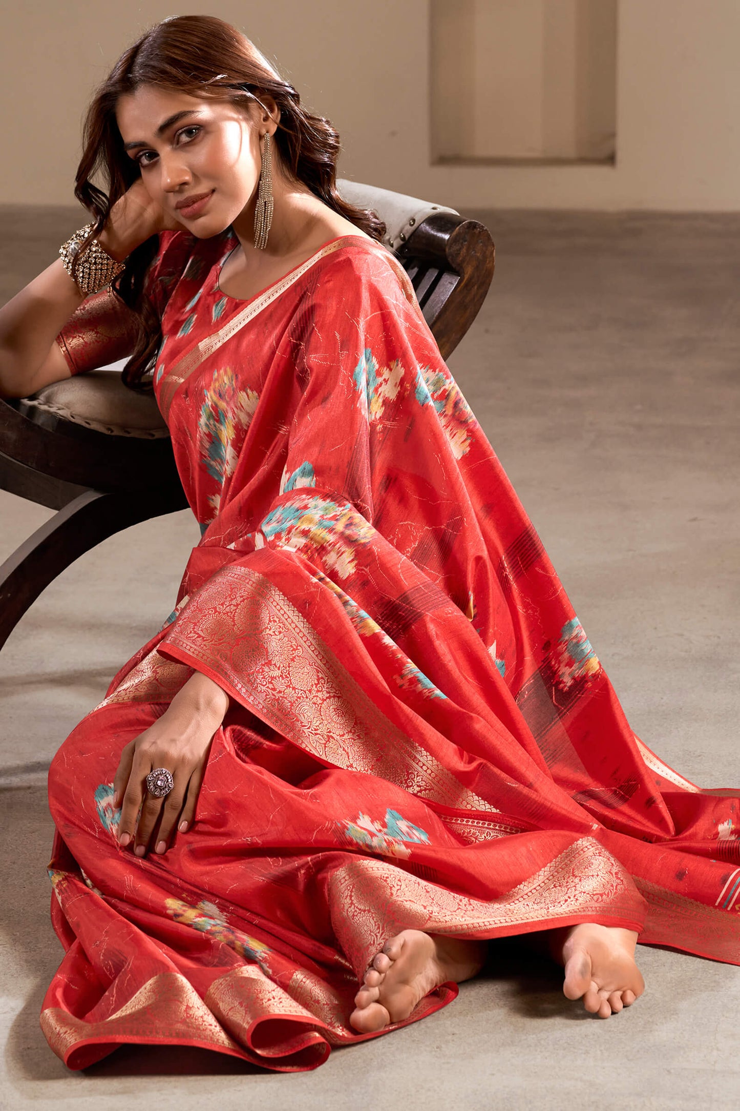 Piquant Red Digital Printed Dola Silk Saree With Evocative Blouse Piece
