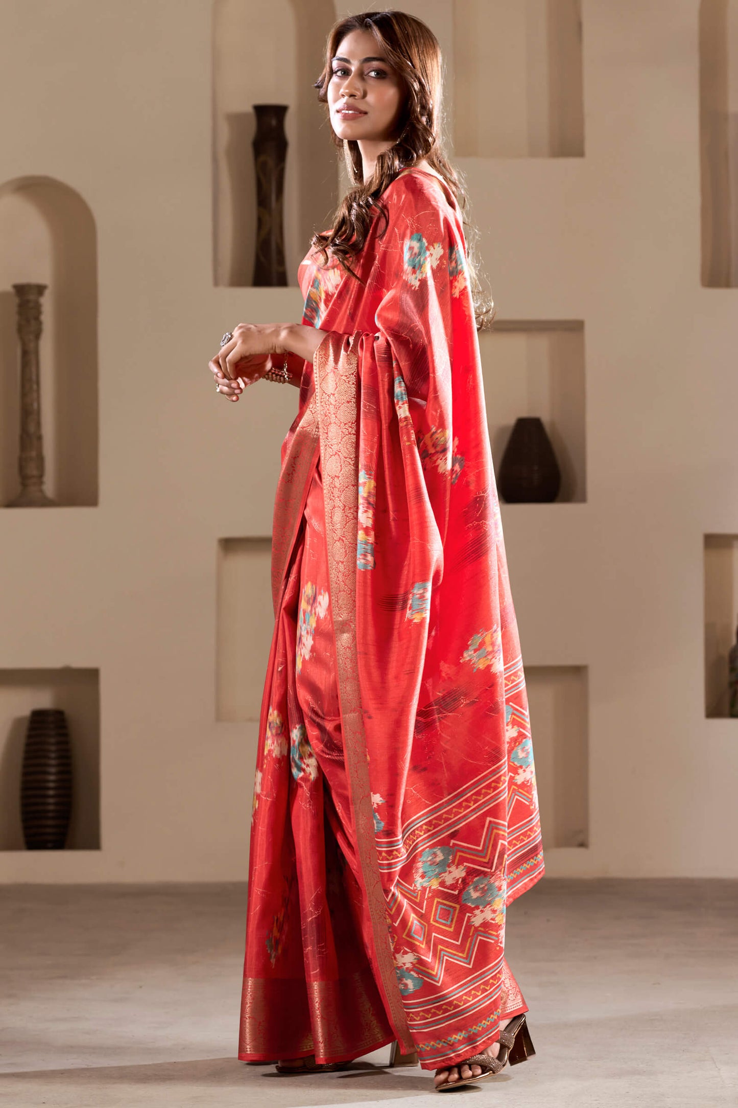 Piquant Red Digital Printed Dola Silk Saree With Evocative Blouse Piece