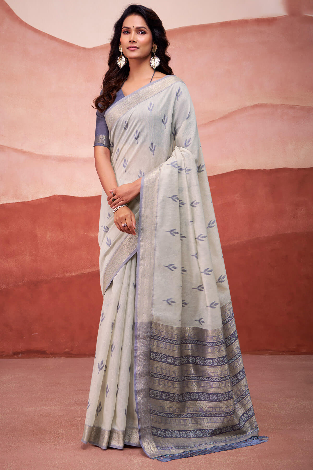Innovative Grey Cotton Silk Saree With Seraglio Blouse Piece