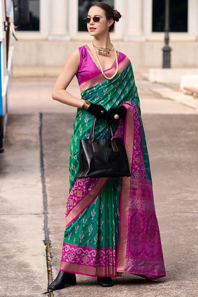 Amazing Dark Green Soft Banarasi Silk Saree With Gratifying Blouse Piece