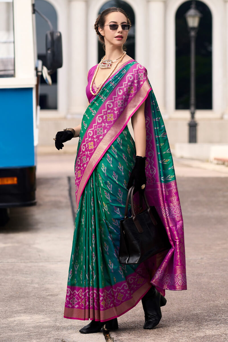 Amazing Dark Green Soft Banarasi Silk Saree With Gratifying Blouse Piece