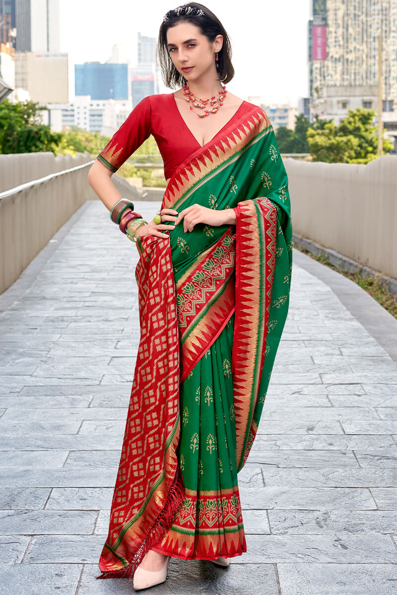 Gratifying Dark Green Soft Banarasi Silk Saree With Denouement Blouse Piece
