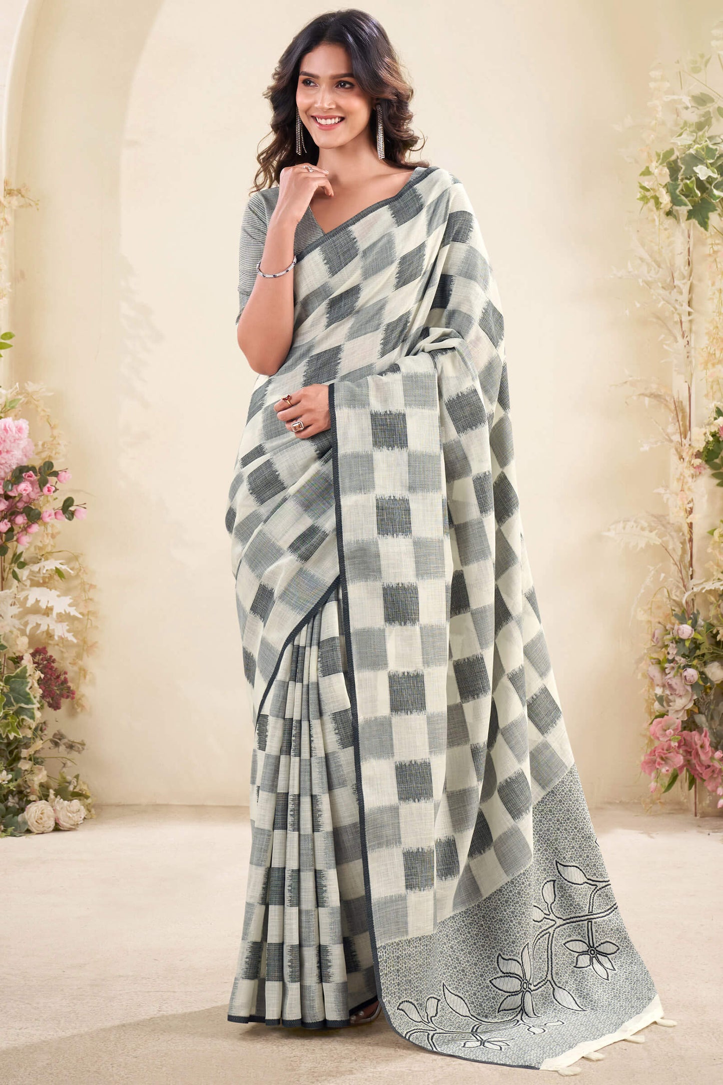 Smart Off White Cotton Silk Saree With Jubilant Blouse Piece