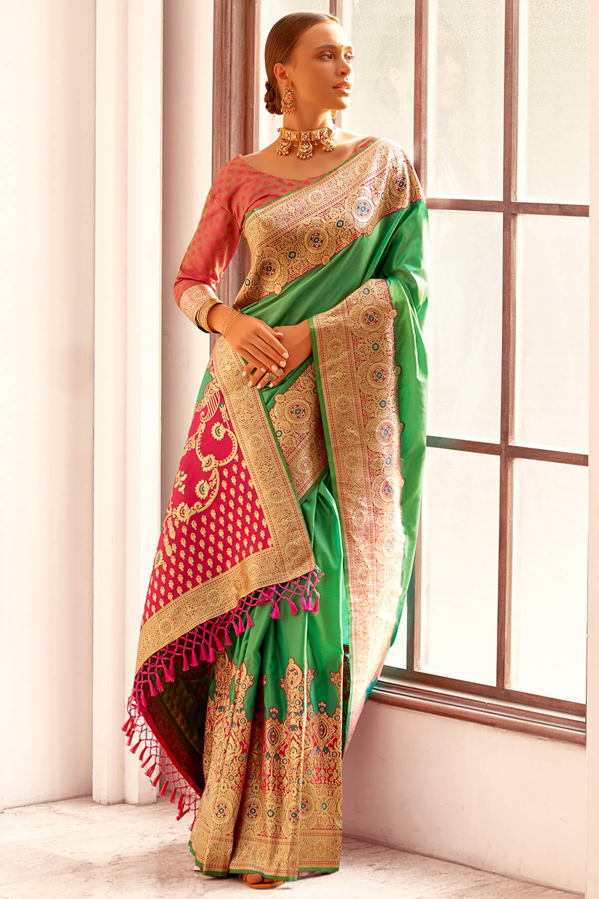 Fugacious Dark Green Soft Banarasi Silk Saree With Opulent Blouse Piece