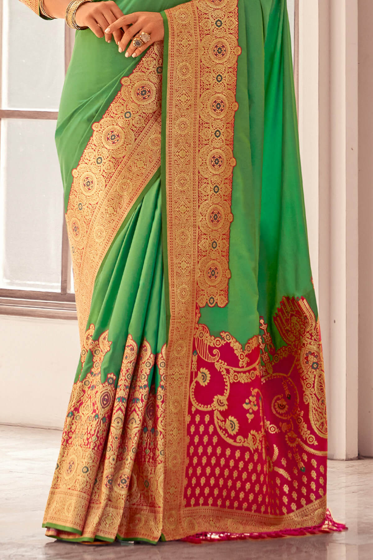 Fugacious Dark Green Soft Banarasi Silk Saree With Opulent Blouse Piece
