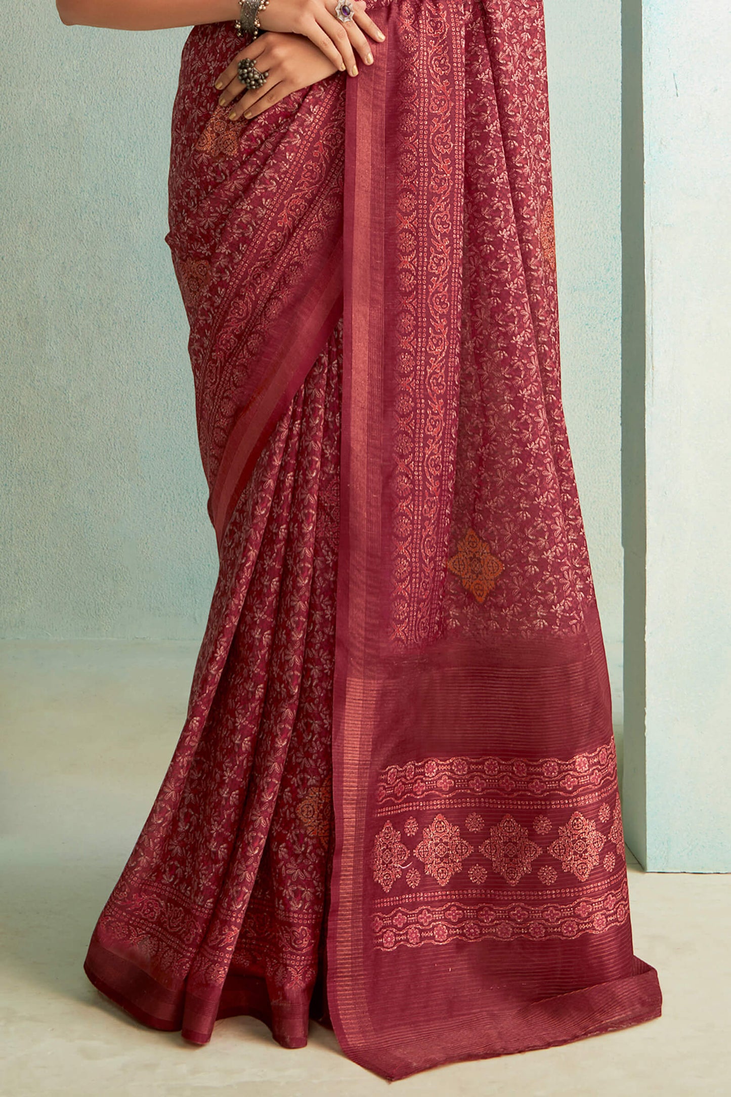 Redolent Maroon Digital Printed Soft Silk Saree With Ornate Blouse Piece