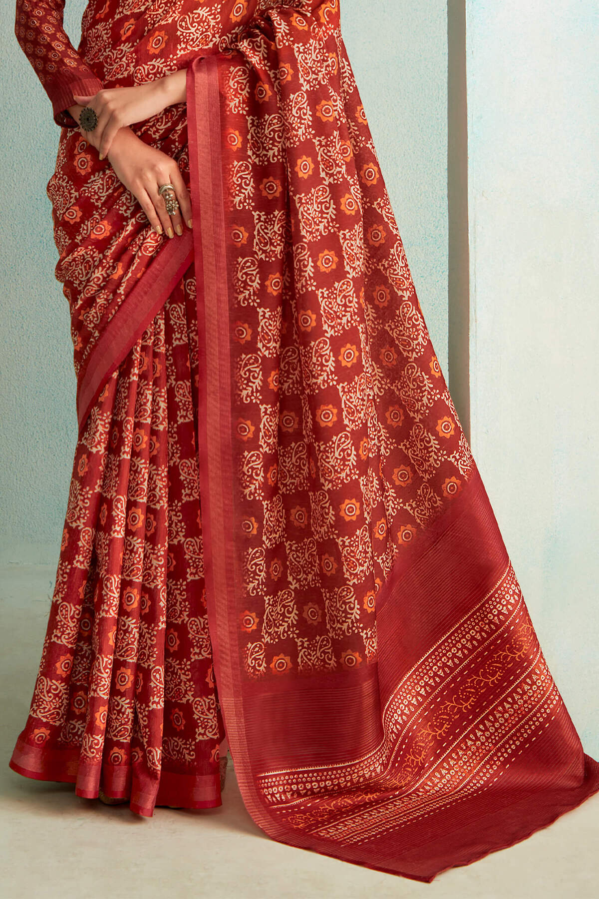 Delectable Red Digital Printed Soft Silk Saree With Exuberant Blouse Piece