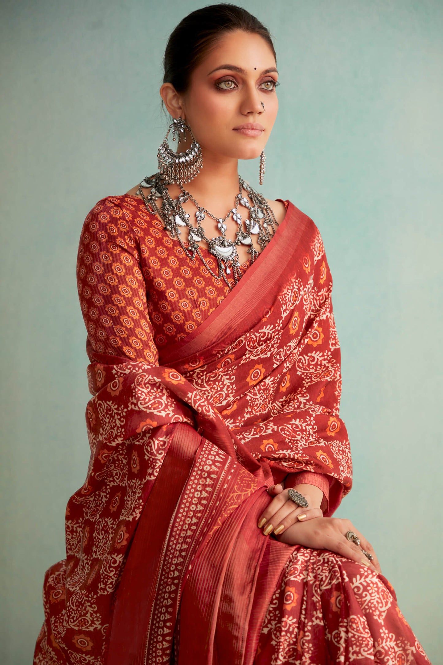 Delectable Red Digital Printed Soft Silk Saree With Exuberant Blouse Piece