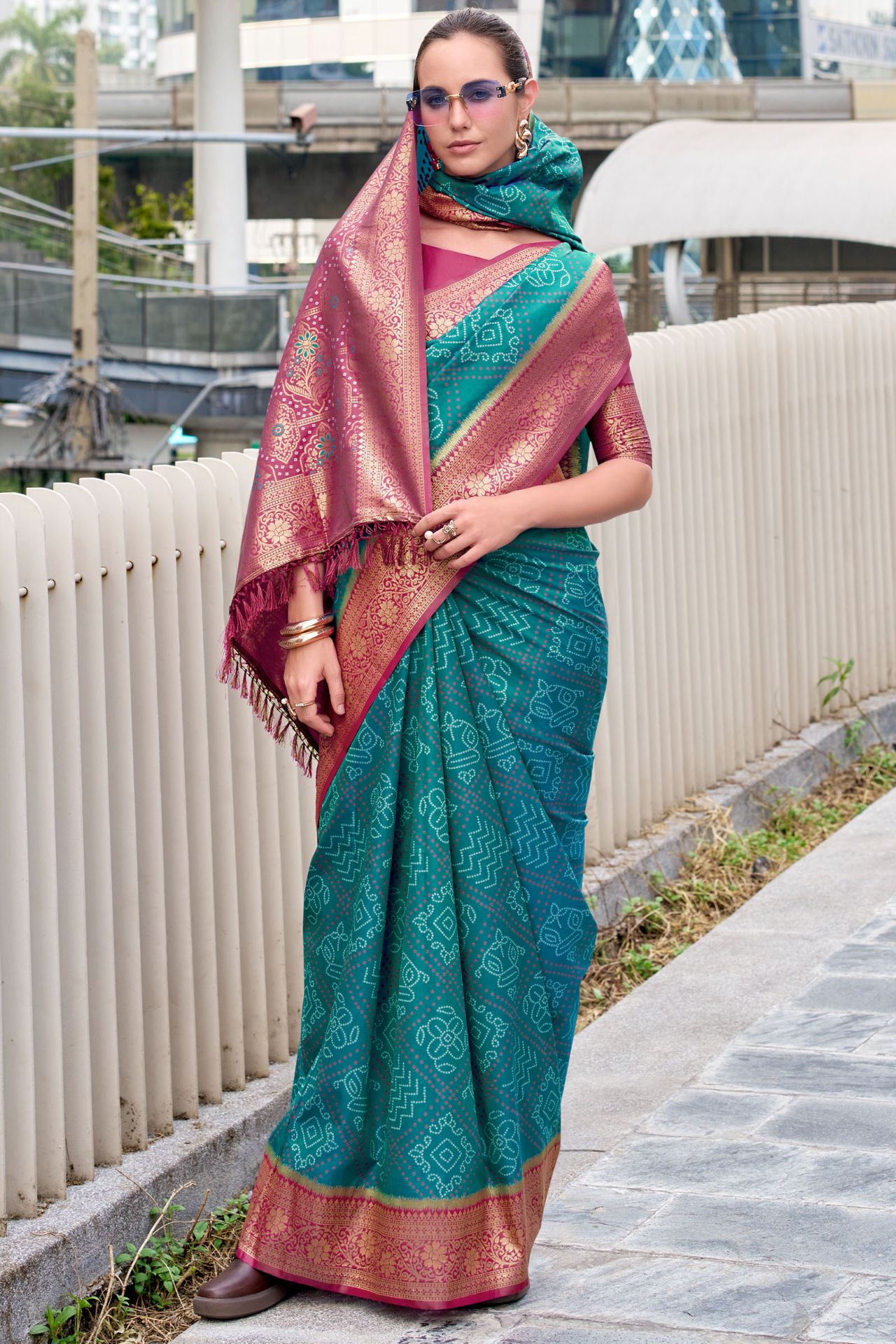 Elision Rama Soft Banarasi Silk Saree With Sonorous Blouse Piece