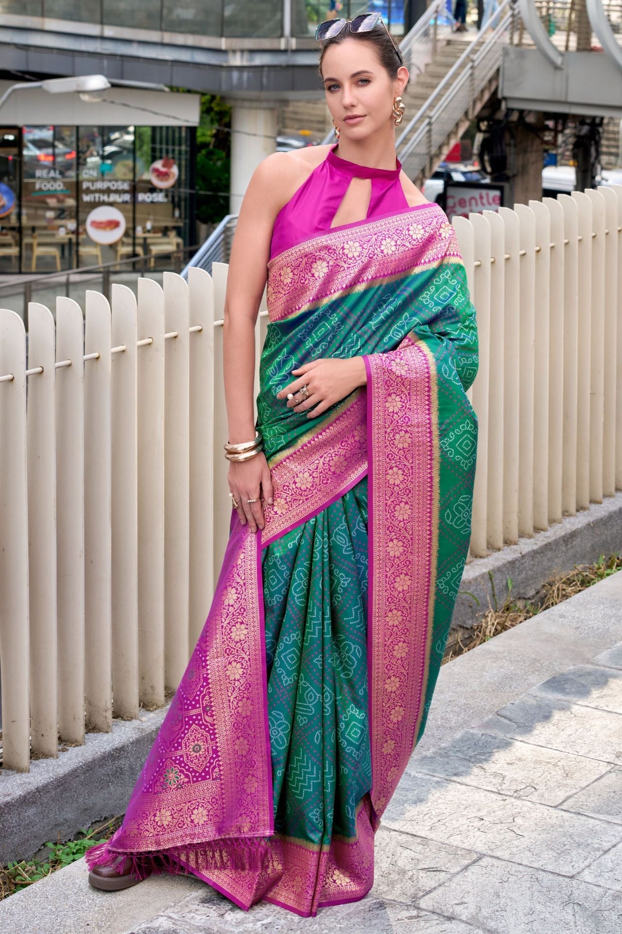 Stunner Green Soft Banarasi Silk Saree With Gossamer Blouse Piece