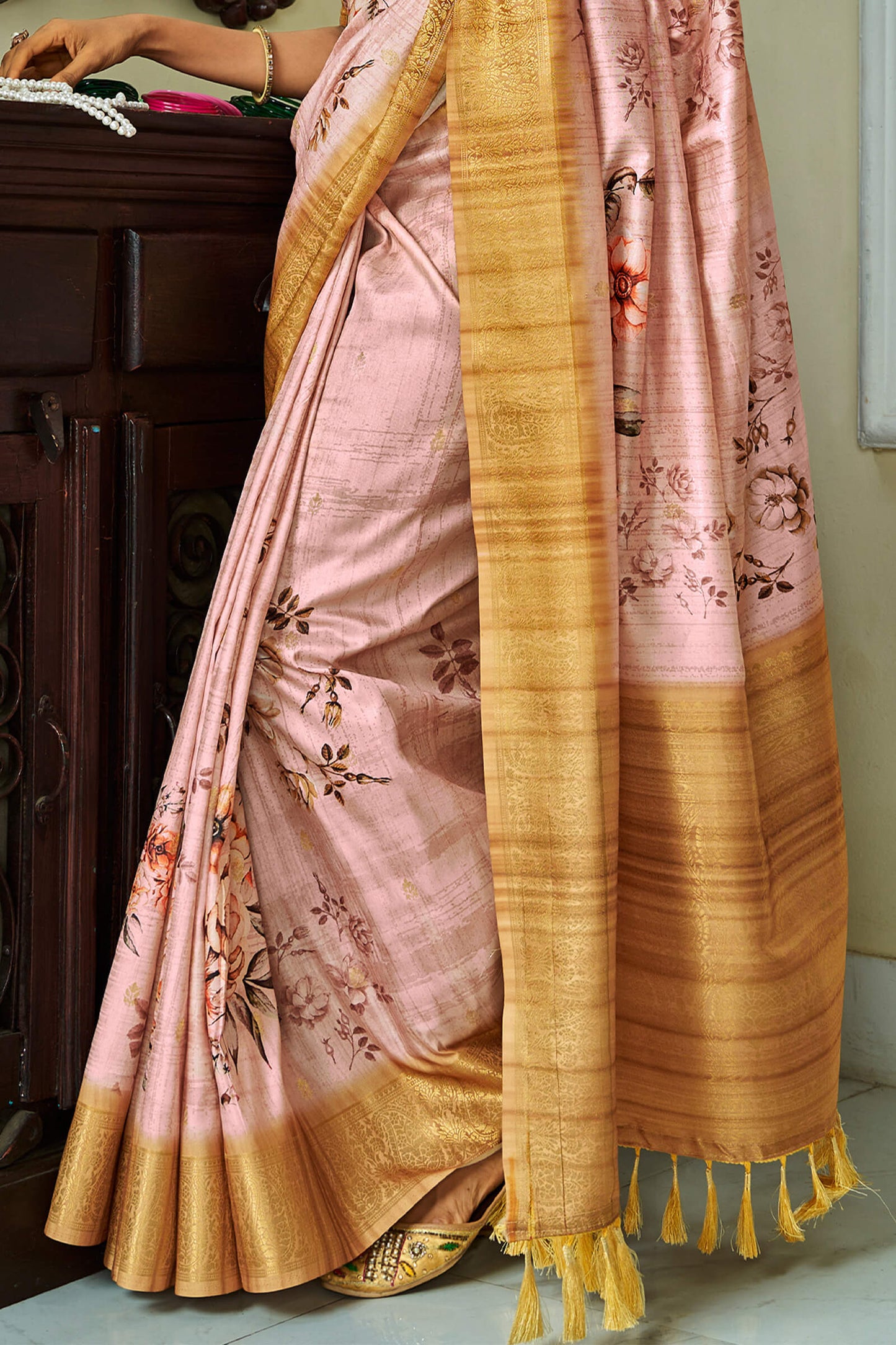 Profuse Baby Pink Digital Printed Soft Silk Saree With Posh Blouse Piece