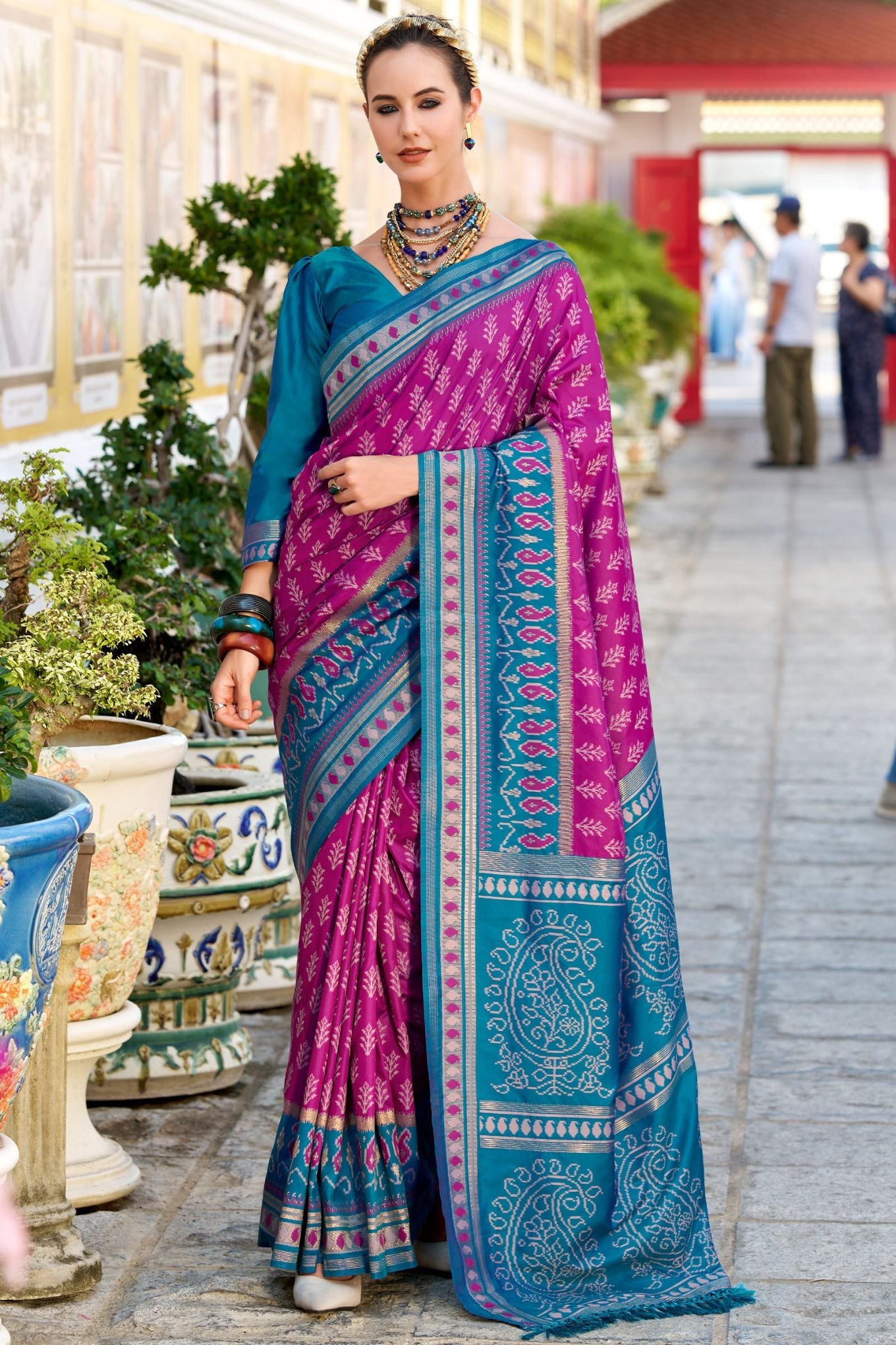 Surreptitious Magenta Soft Banarasi Silk Saree With Vibrant Blouse Piece