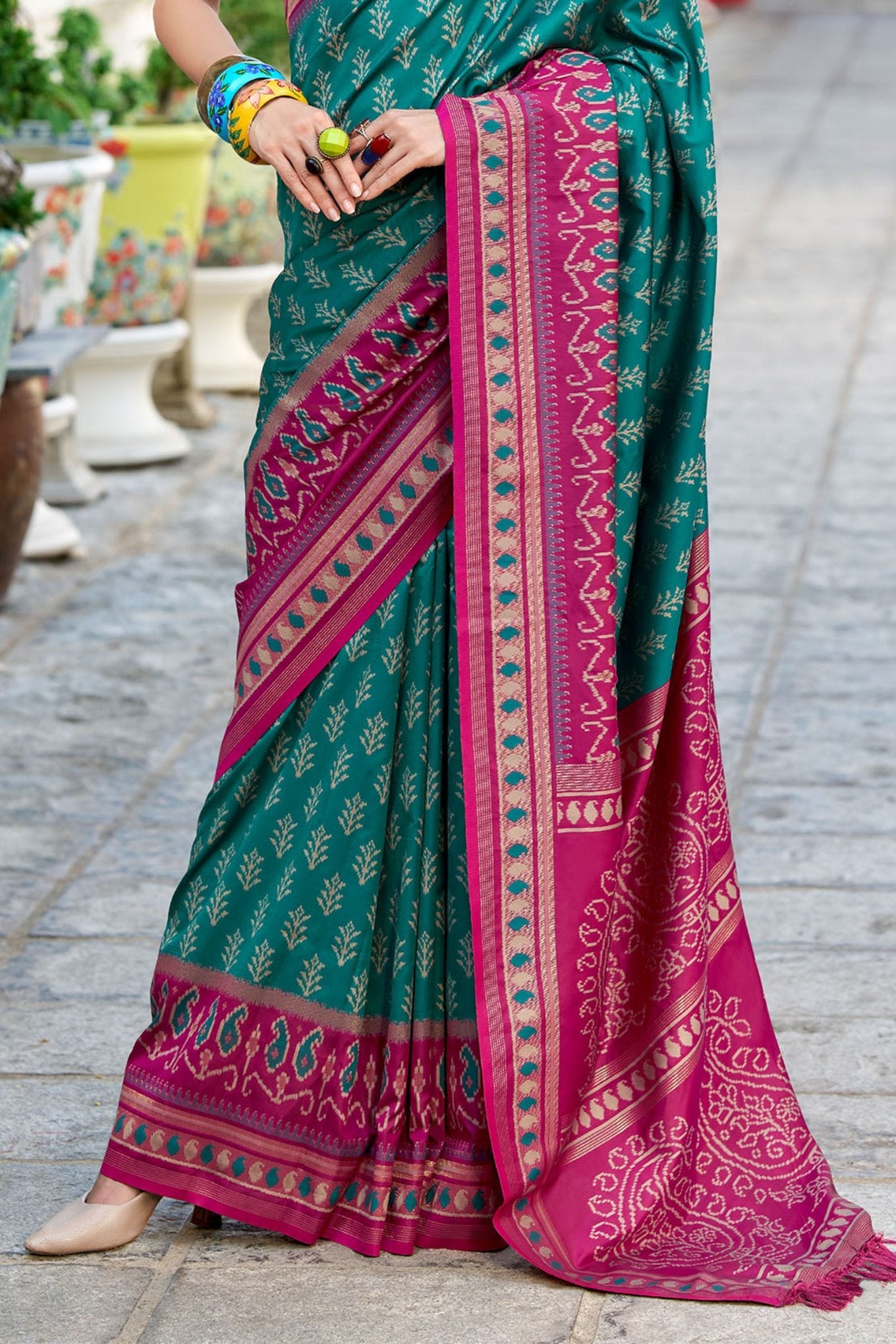 Denouement Rama Soft Banarasi Silk Saree With Staring Blouse Piece