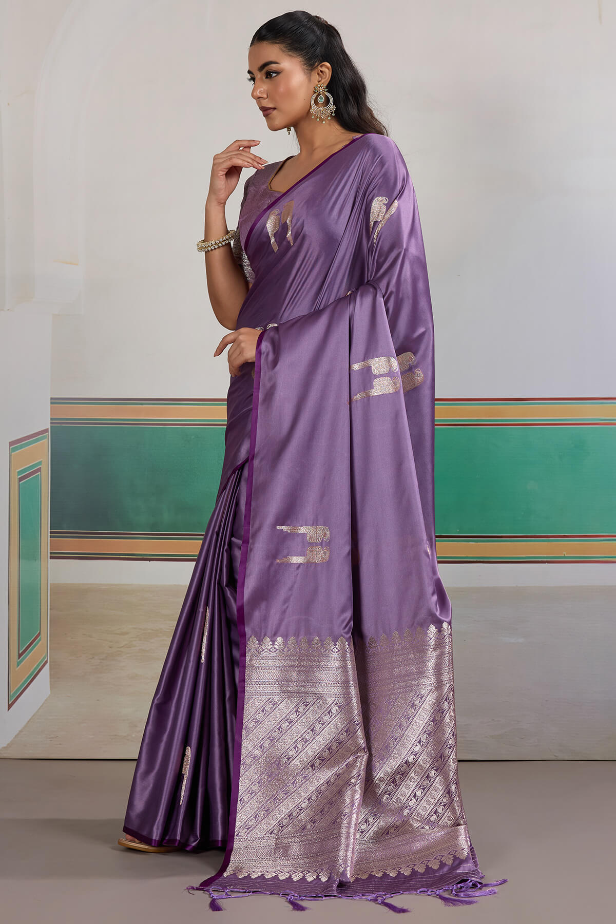 Staring Lavender Banarasi Satin Silk Saree With Desiring Blouse