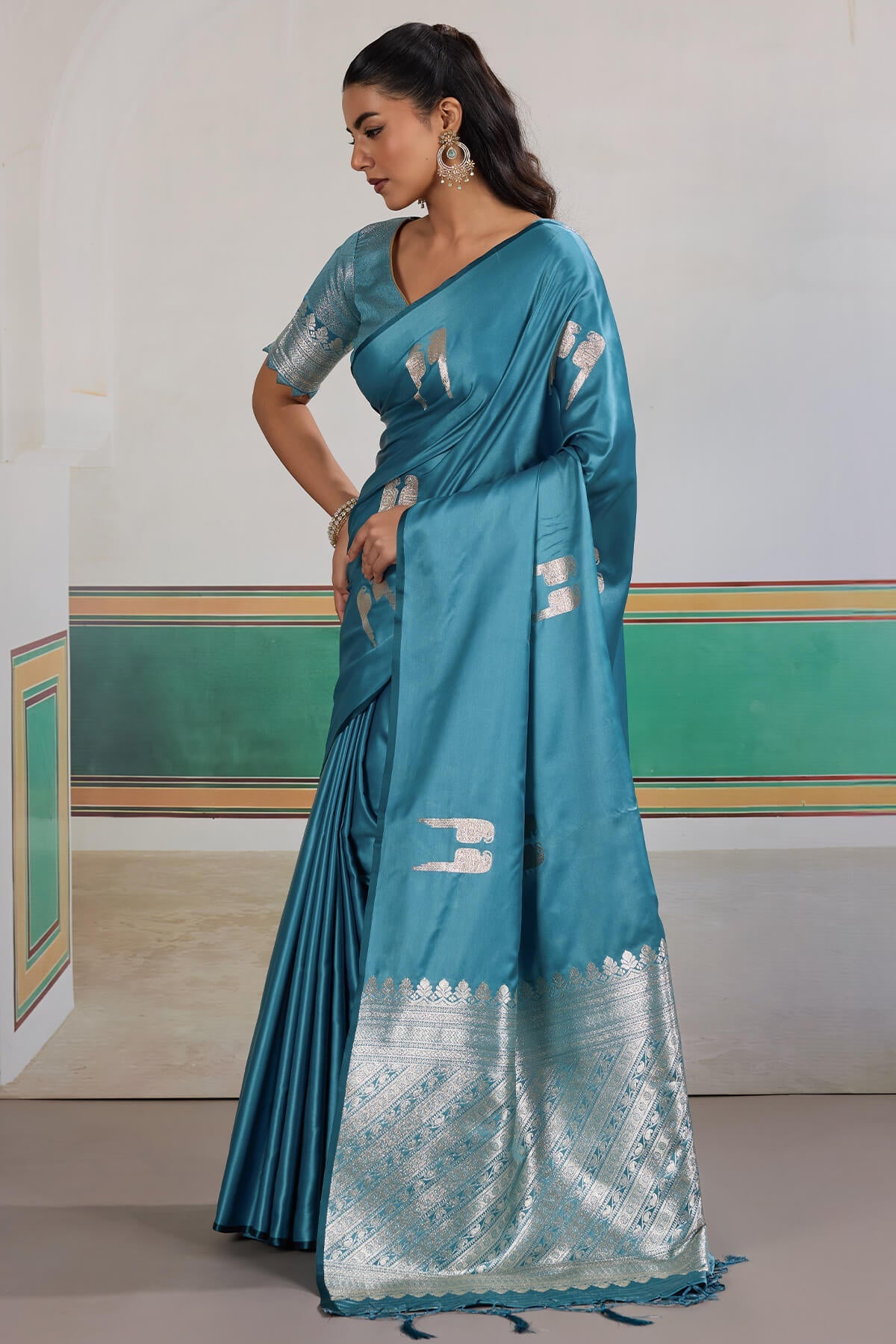 Effulgent Firozi Banarasi Satin Silk Saree With Enamoring Blouse