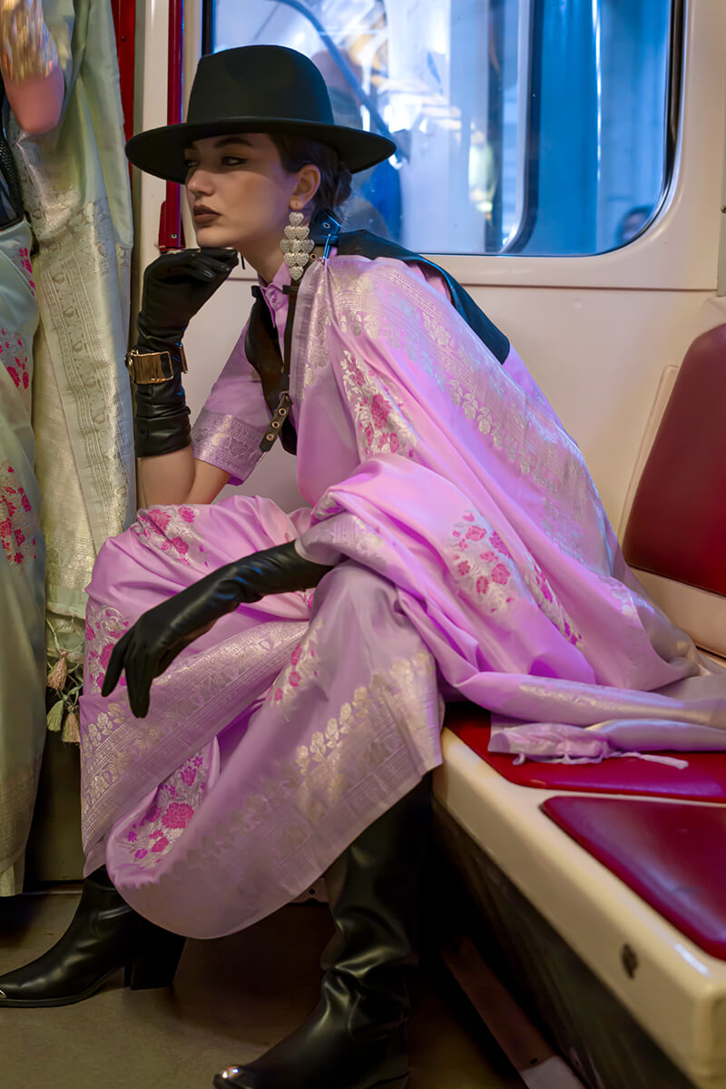 Tremendous Lavender Soft Banarasi Silk Saree With Jubilant Blouse Piece