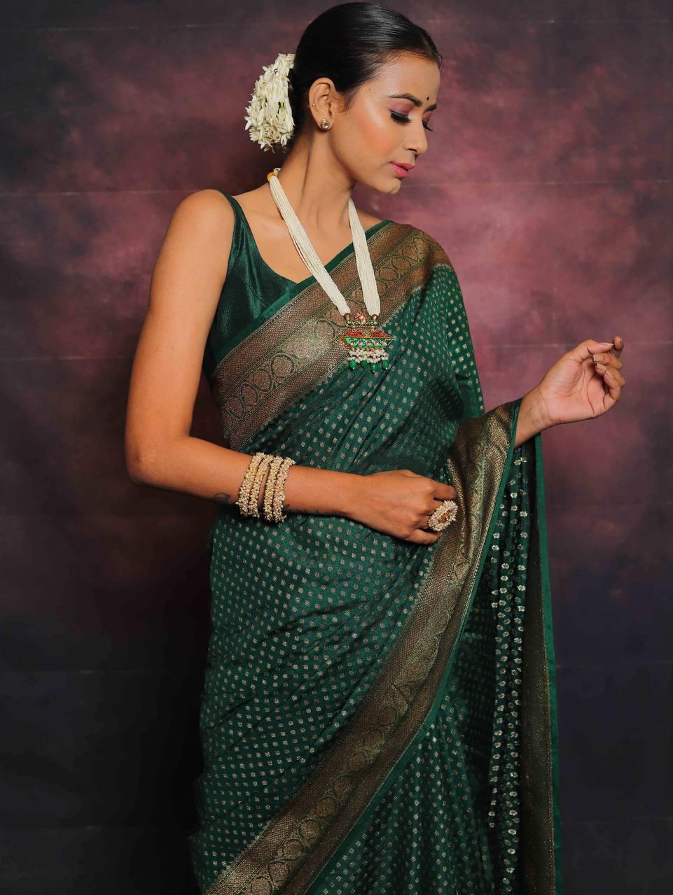Radiant Dark Green Soft Silk Saree With Exquisite Blouse Piece