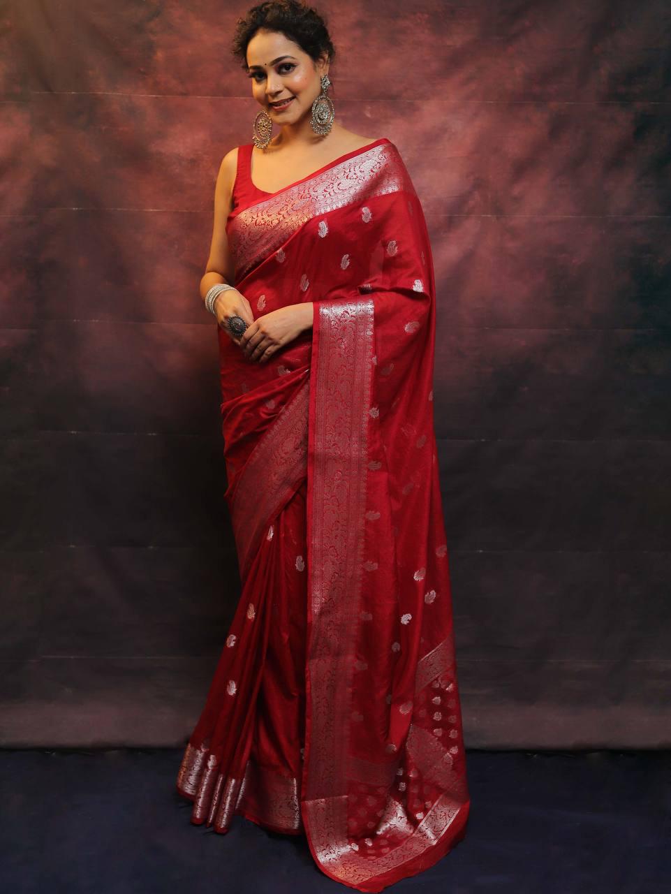 Appealing Red Soft Silk Saree With Blooming Blouse Piece