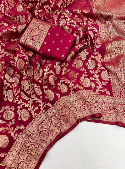 Staring Maroon Soft Banarasi Silk Saree With Charming Blouse Piece