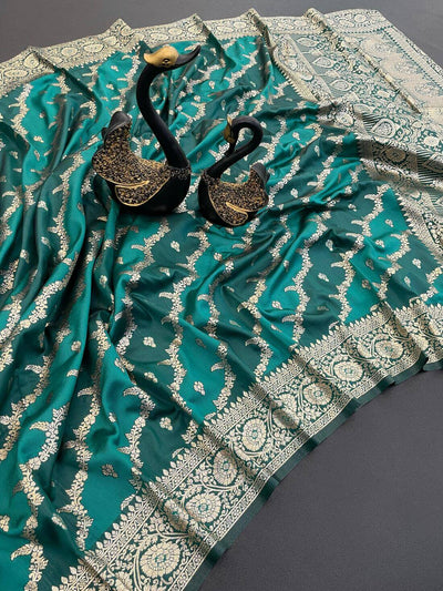 Pulsating Sea Green Soft Banarasi Silk Saree With Snappy Blouse Piece