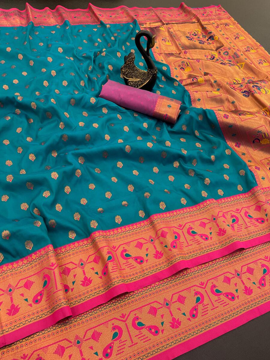 Engrossing Rama Paithani Silk Saree With Majestic Blouse Piece