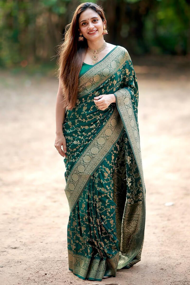 Lovely Green Soft Silk Saree With Transcendent Blouse Piece