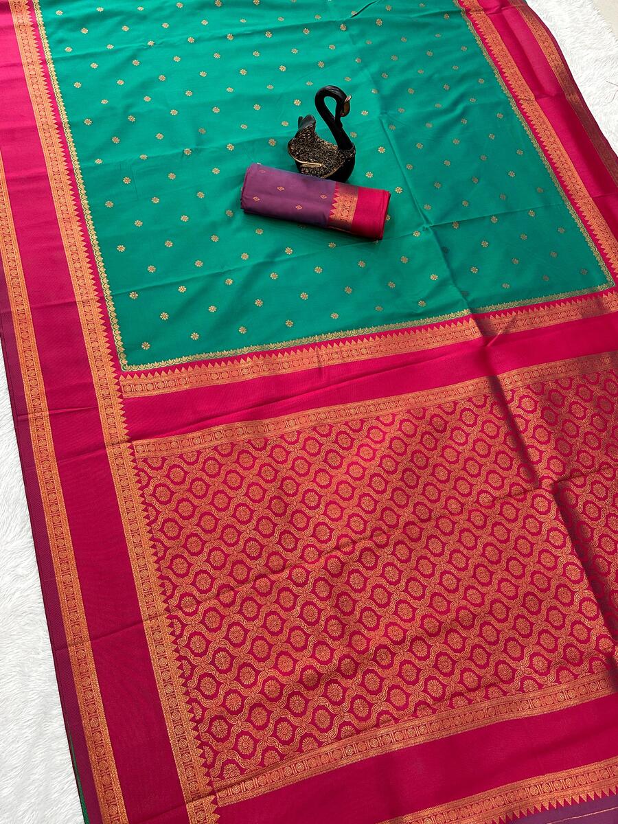 Exquisite Green Soft Banarasi Silk Saree With Amiable Blouse Piece
