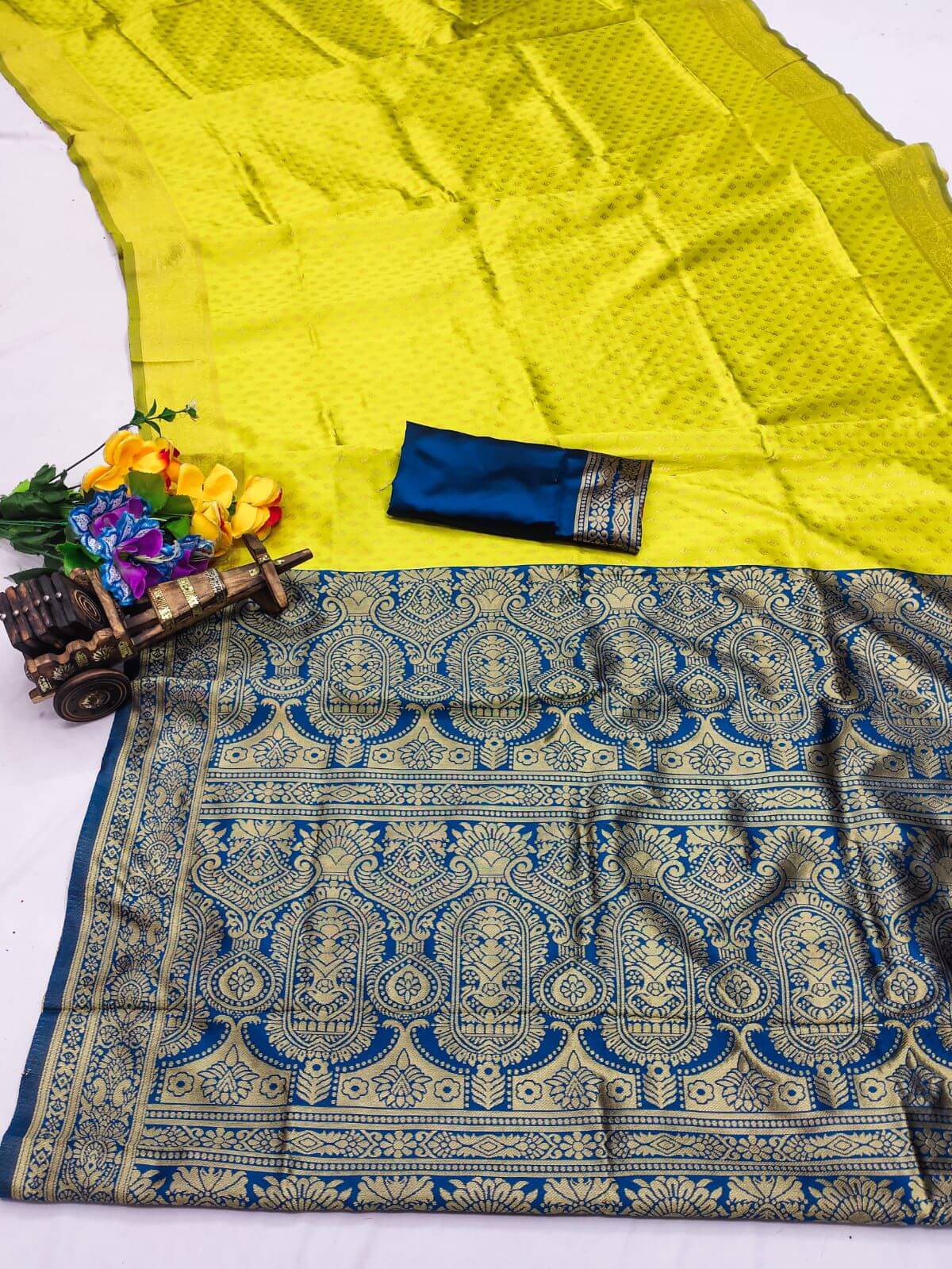 Skinny Yellow Soft Silk Saree With Invaluable Blouse Piece