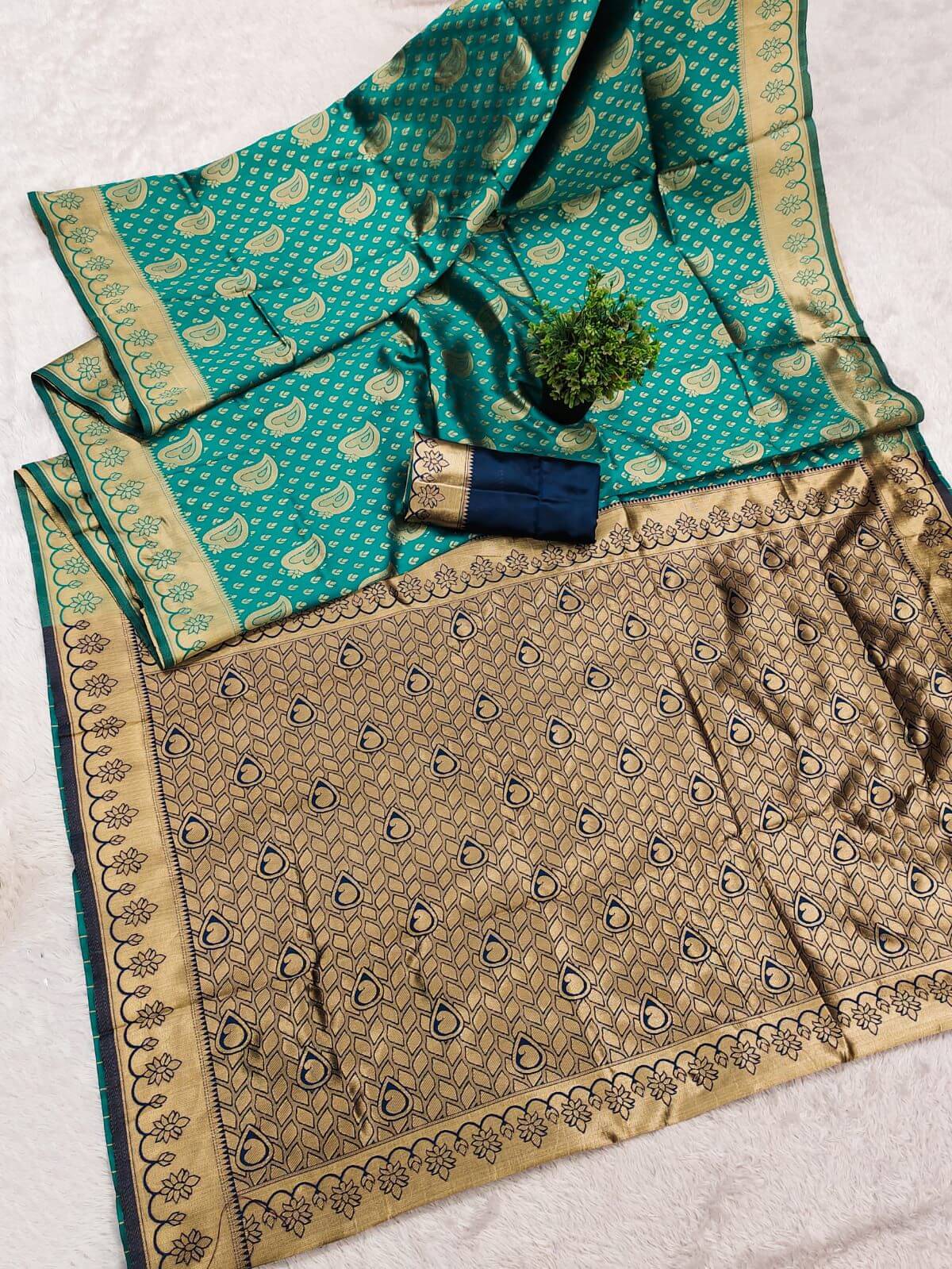 Nebula Rama Soft Silk Saree With Fairytale Blouse Piece