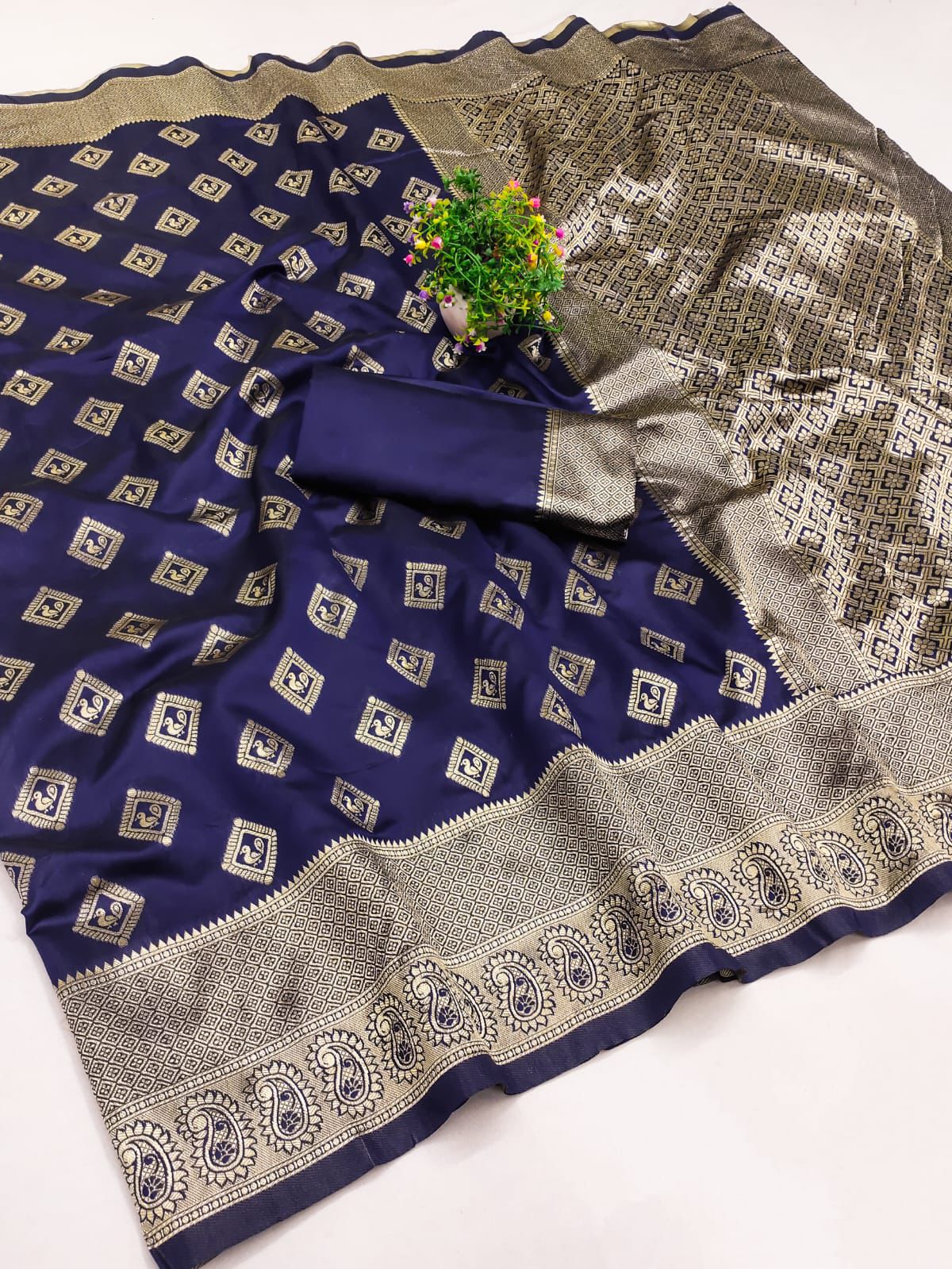 Unequalled Navy Blue Soft Silk Saree With Refreshing Blouse Piece