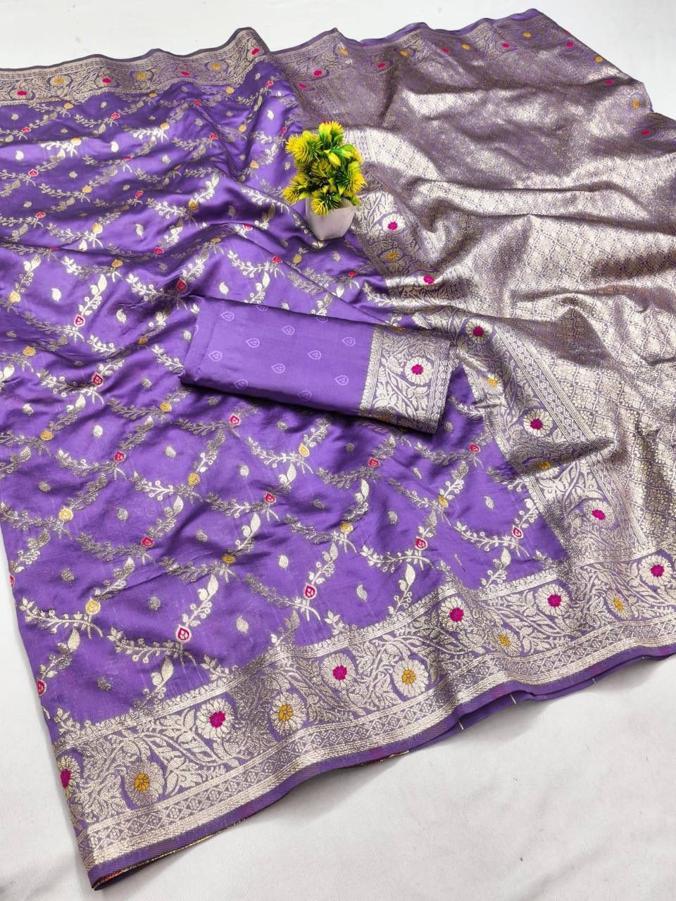 Sumptuous Lavender Soft Banarasi Silk Saree With Glowing Blouse Piece