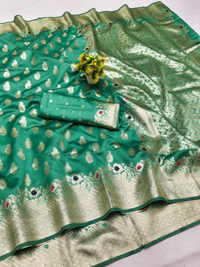 Engrossing Green Soft Banarasi Silk Saree With Most Flattering Blouse Piece