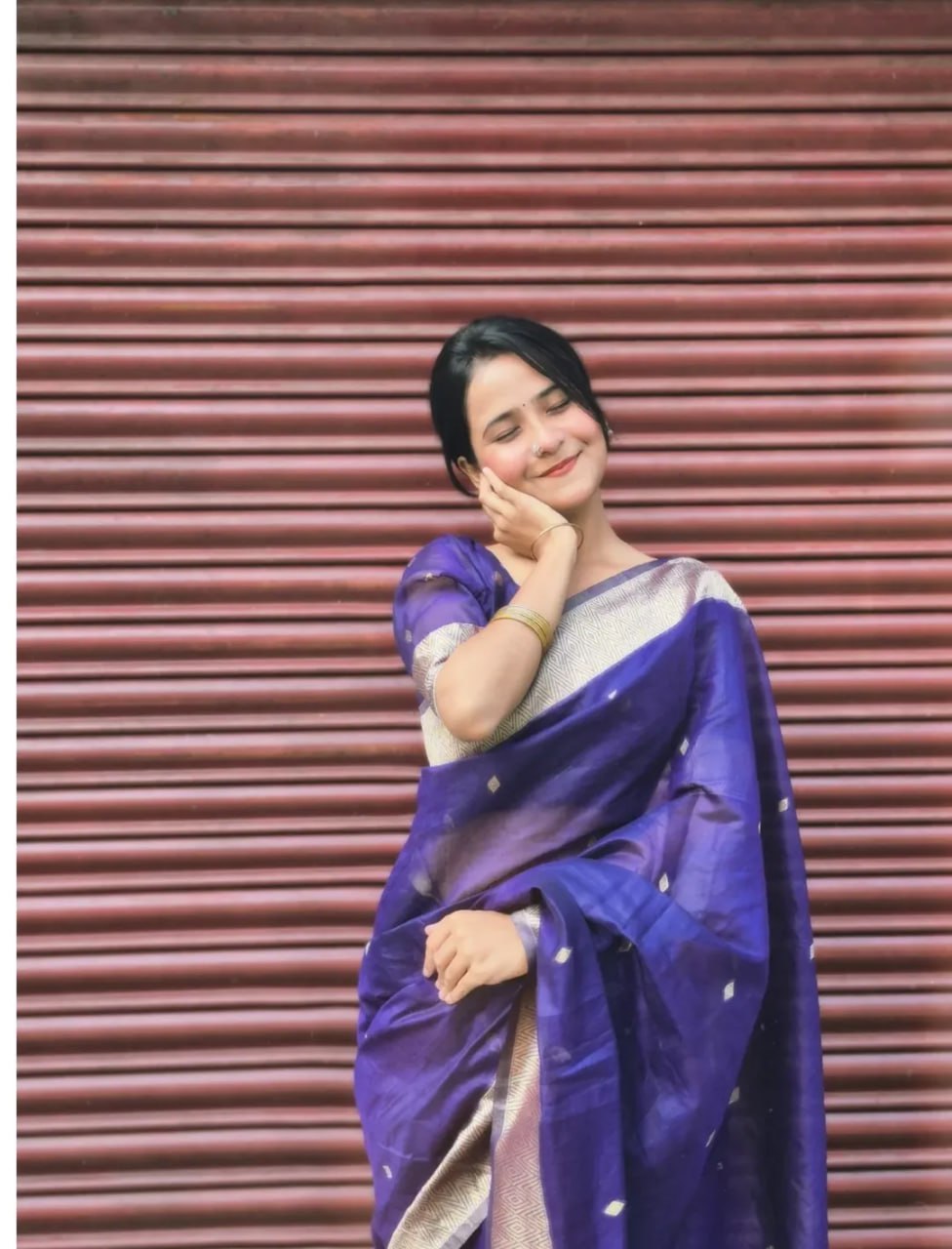 Elegant Royal Purple Handloom Silk Saree with Silver Zari Butis & Diamond Border