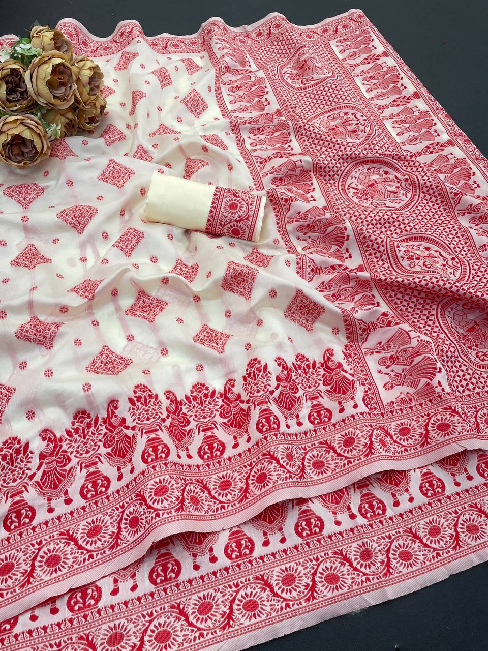 Snow White Kaju Cotton Saree with Regal Red Temple Border & Folk Art Pallu