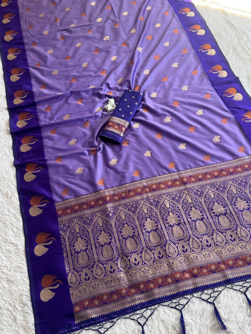 Royal Lavender Purple Premium Luxury Silk Saree with Deep Violet Zari Border & Ornate Banarasi Pallu