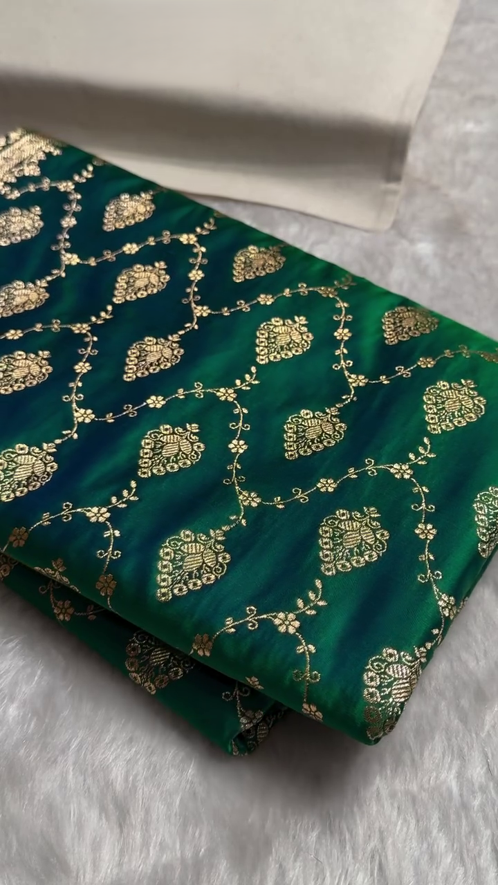 Emerald Green Banarasi Silk Saree – All-Over Zari Jaal & Leaf Motif Weave