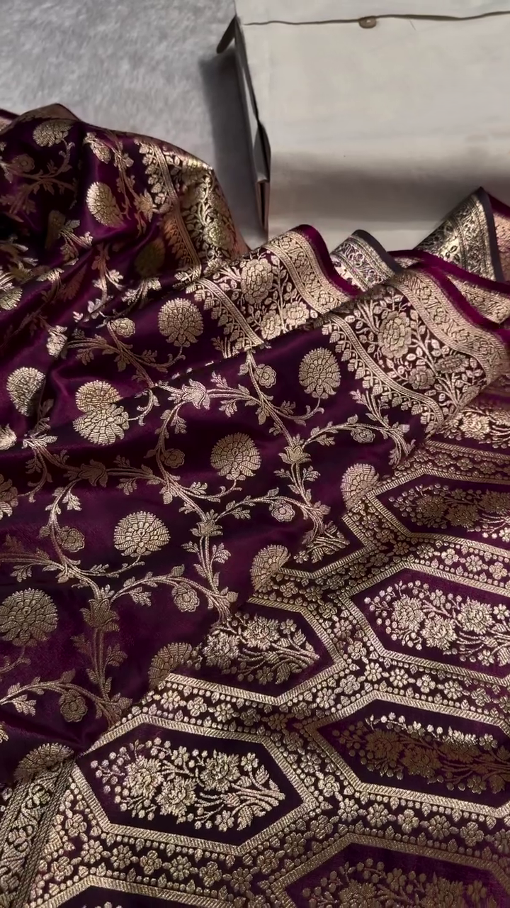 Royal Plum Banarasi Silk Saree – All-Over Golden Zari Jaal & Grand Heritage Pallu