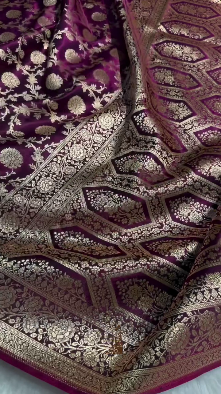 Royal Plum Banarasi Silk Saree – All-Over Golden Zari Jaal & Grand Heritage Pallu